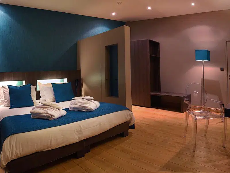 Quelles sont les caractéristiques d'un hôtel ?